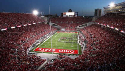 开云体育-F1新赛季揭幕战焦点战，猛龙力克湖人，速度与激情的双重奏