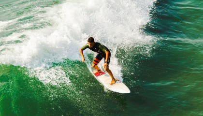 开云APP-伊布铁蹄踏碎几内亚防线，AC米兰欧战奇迹背后的权力游戏