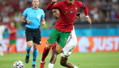 开云体育-葡萄牙队完胜韩国队，张继科点燃赛场