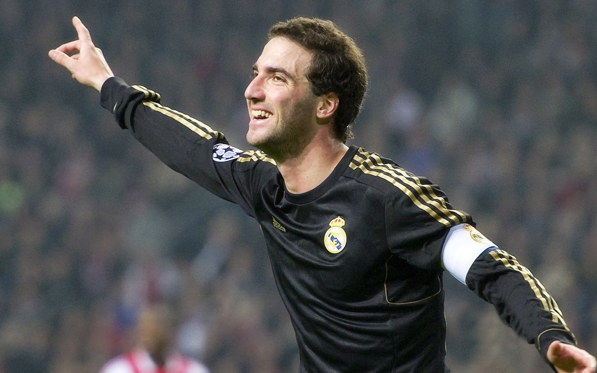 布伦森，当巨人倒下，凡人如何成为自己的神